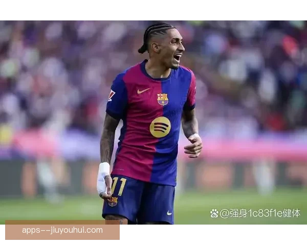 巴萨门将什琴斯尼正式恢复合练回归在即球迷期待新赛季稳定表现