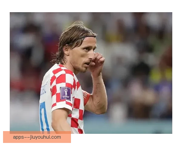 莫德里奇在美洲杯决赛中的关键表现助力克罗地亚摘得荣誉桂冠